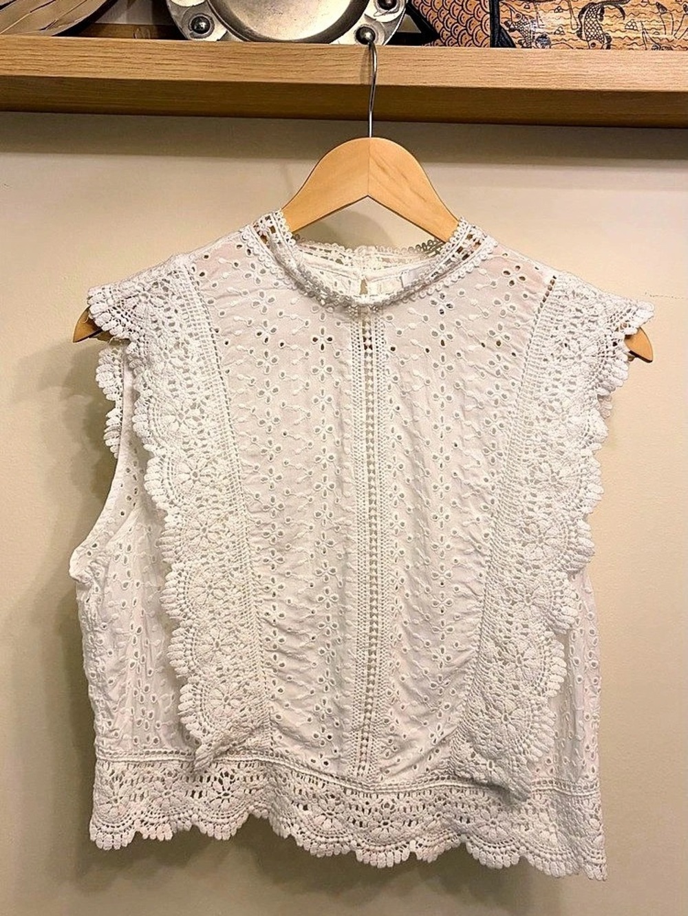 Forever 21 White Eyelet Lace Blouse Size Medium Like New